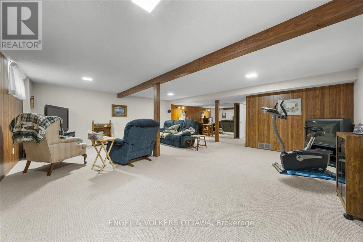 11 VENTNOR WAY