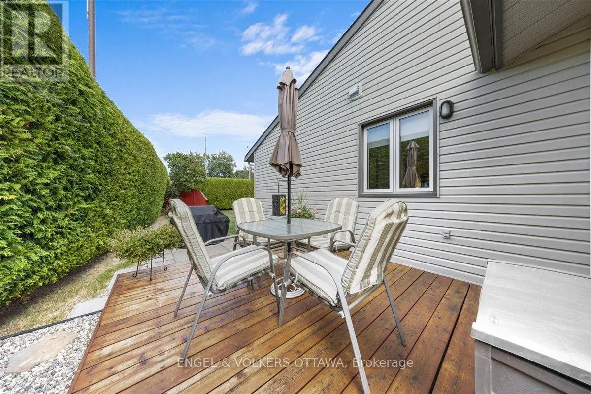 11 VENTNOR WAY