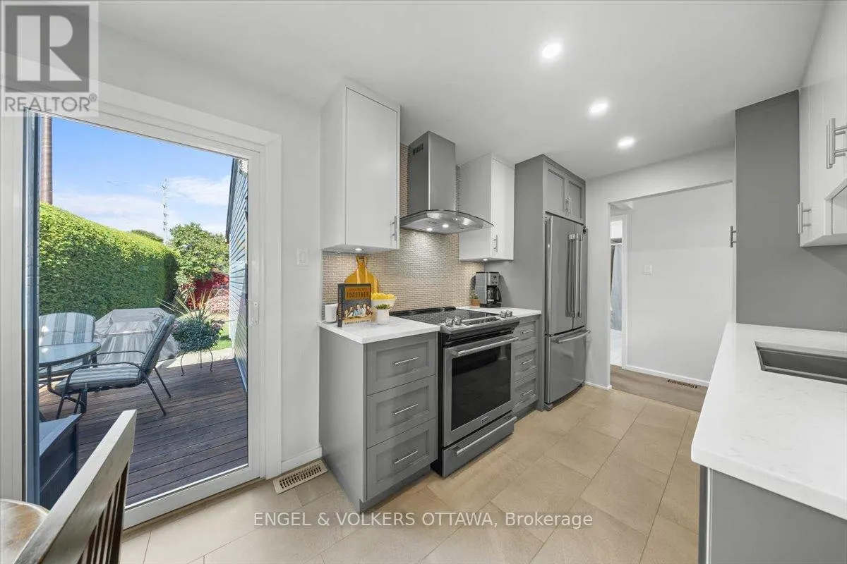 11 VENTNOR WAY