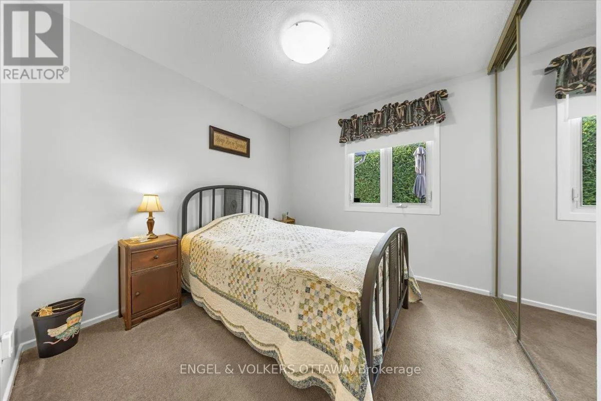 11 VENTNOR WAY