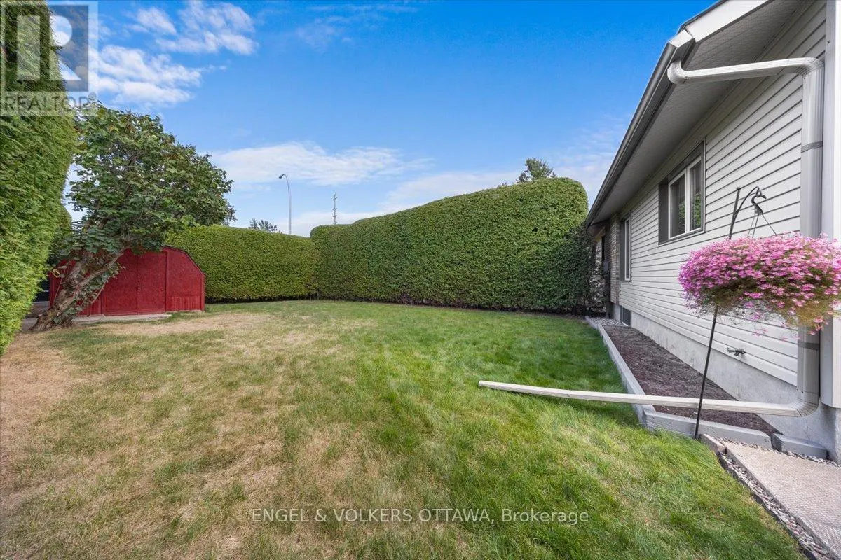 11 VENTNOR WAY