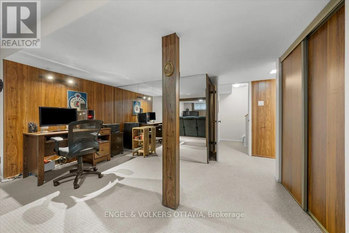 11 VENTNOR WAY