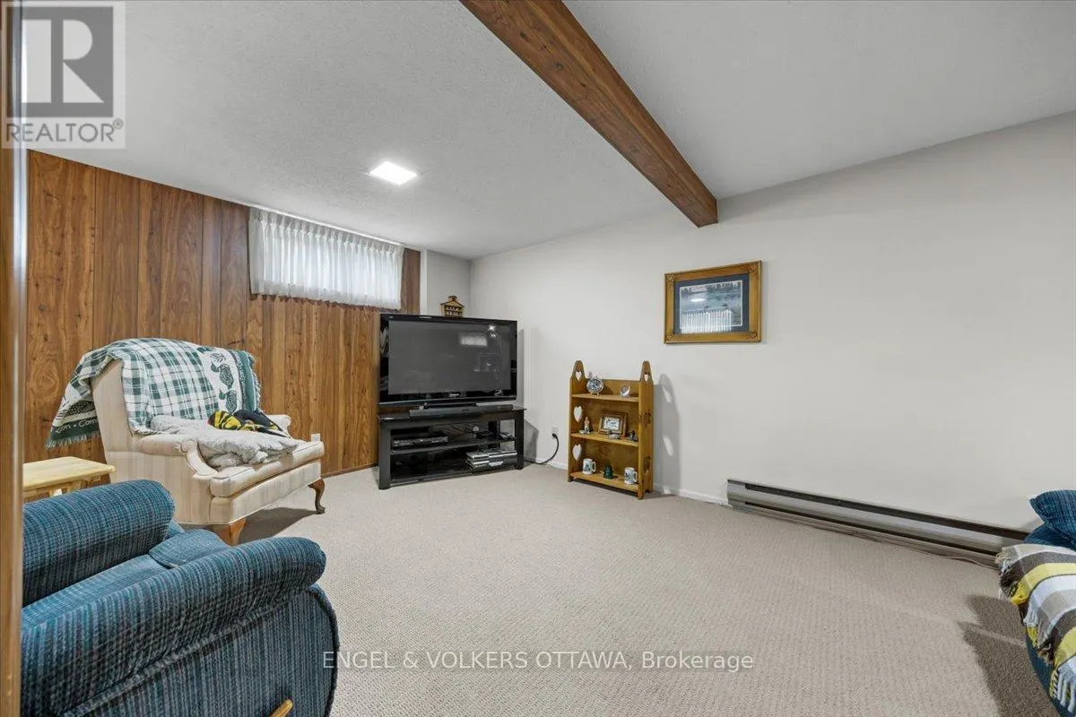 11 VENTNOR WAY