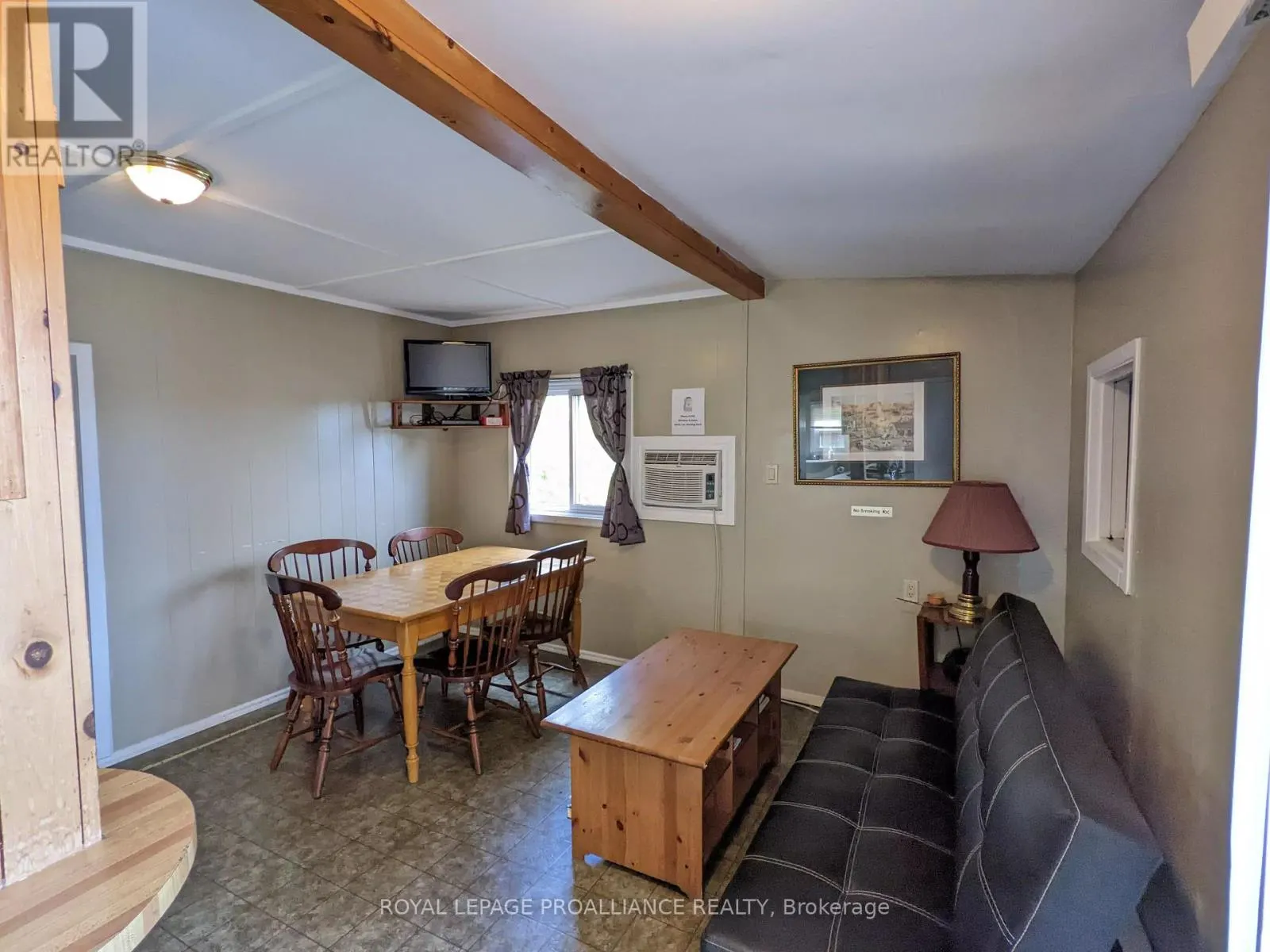 118 FRONT STREET W