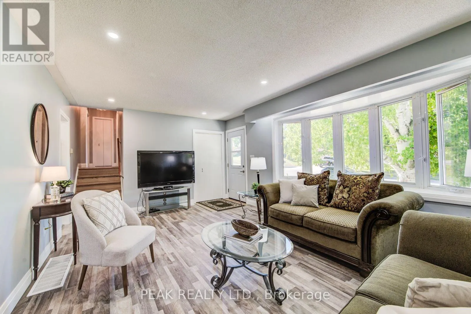 659 GLADSTONE DRIVE