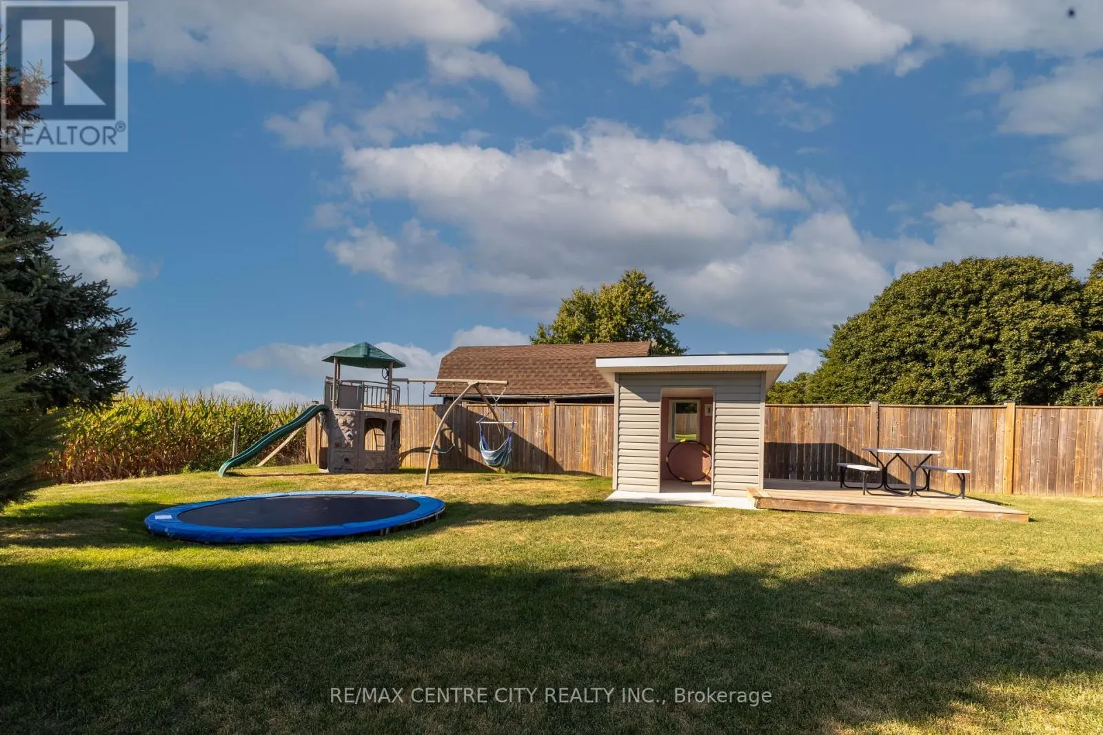 7923 FAIRVIEW ROAD
