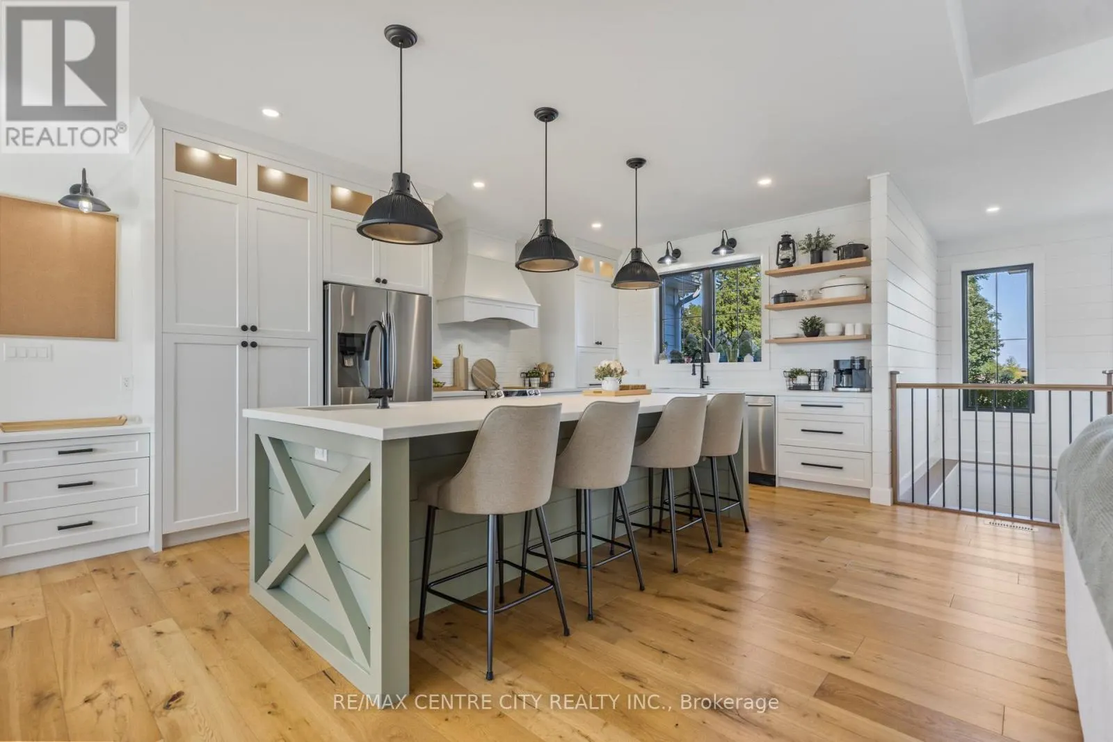 7923 FAIRVIEW ROAD