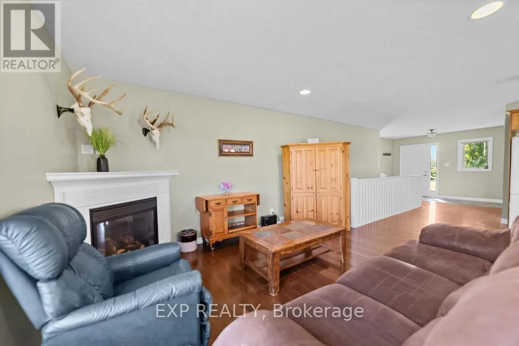 21250 MAYFAIR ROAD