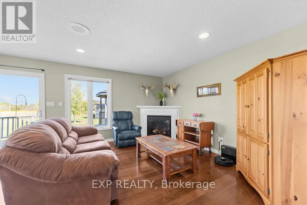 21250 MAYFAIR ROAD