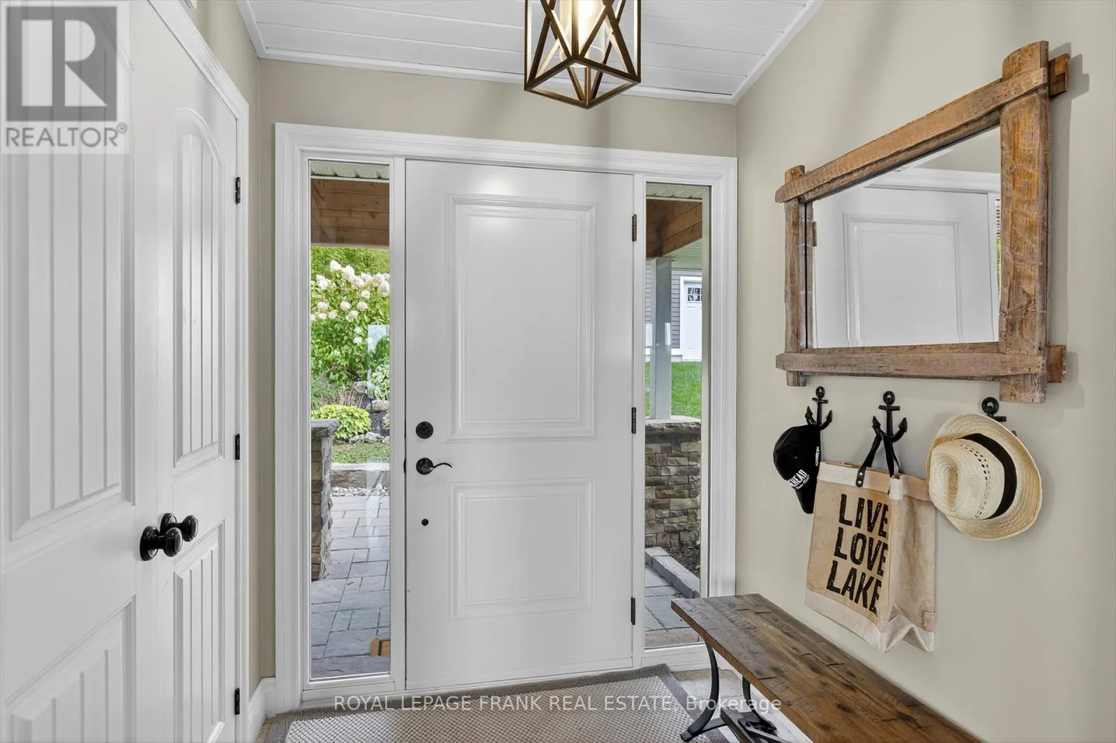 1082 TEDFORD LANE