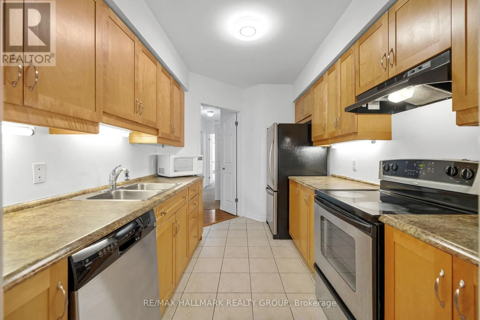 2 - 19 MONTCALM STREET
