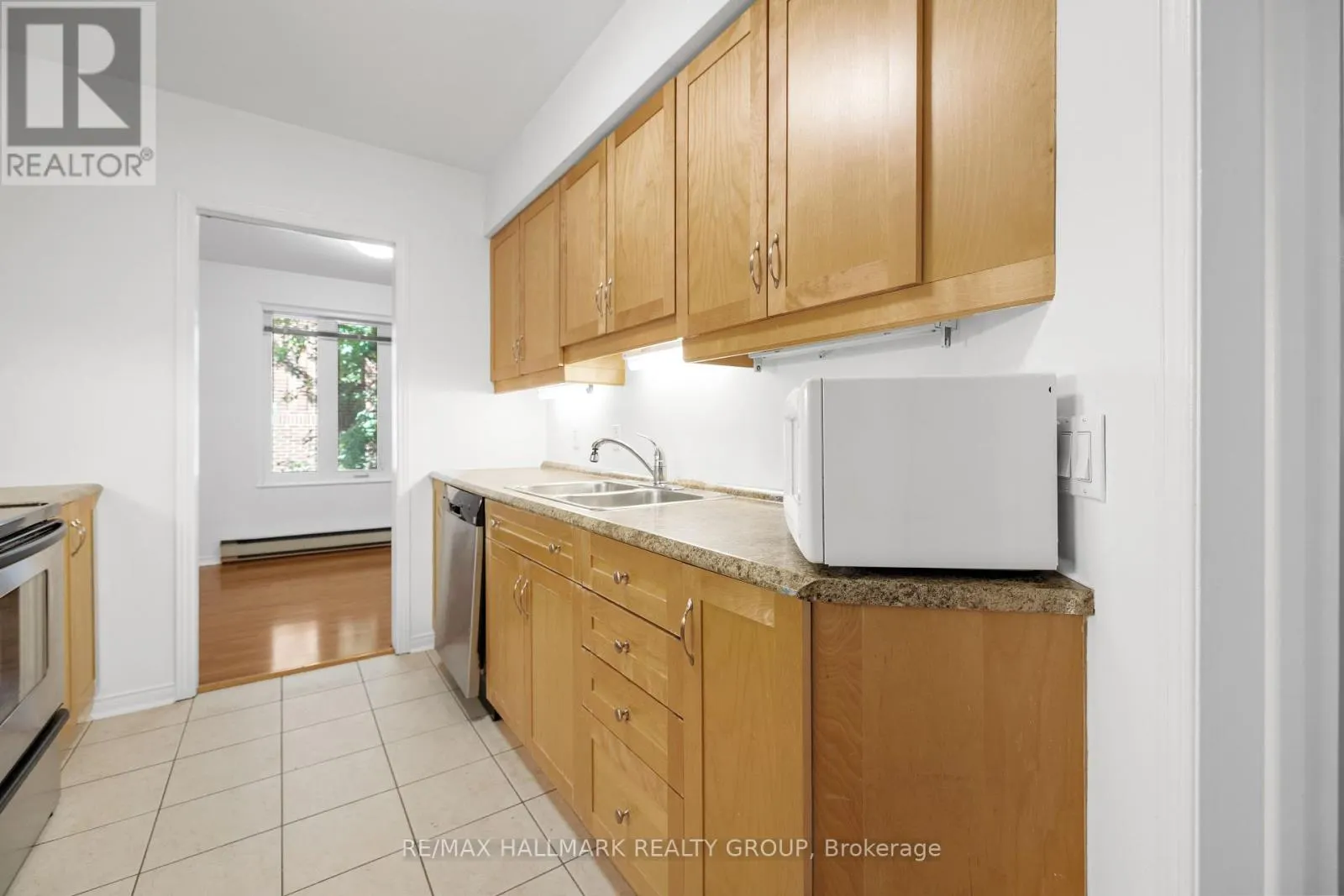 2 - 19 MONTCALM STREET