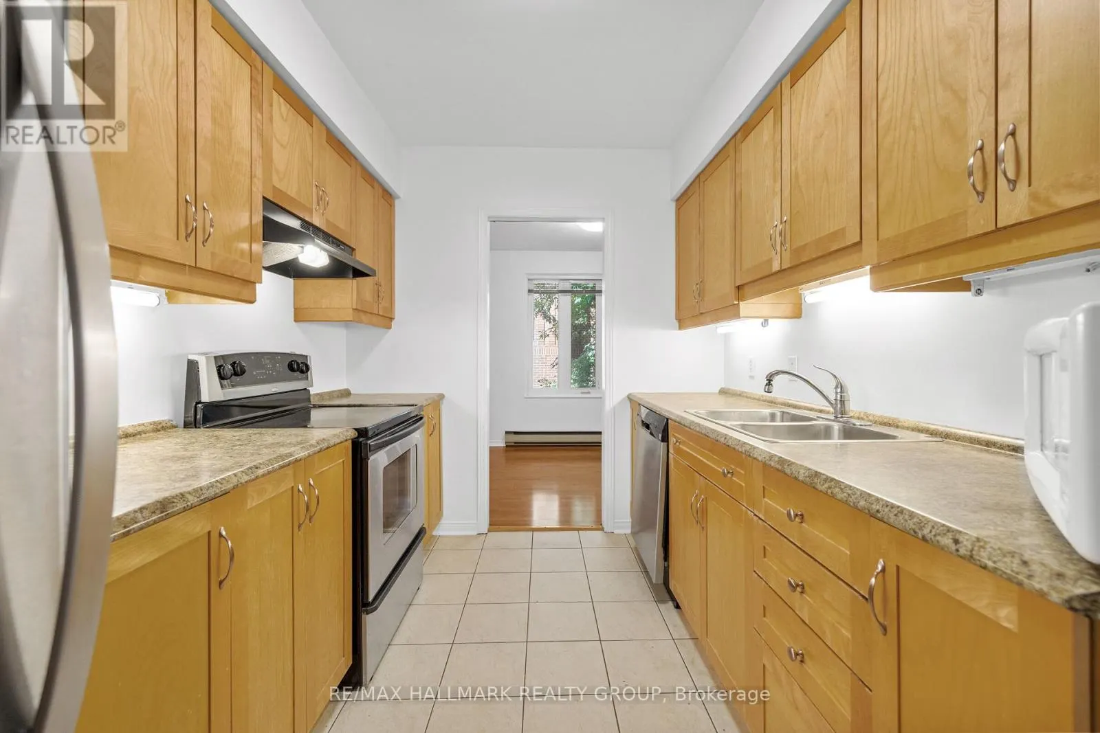 2 - 19 MONTCALM STREET