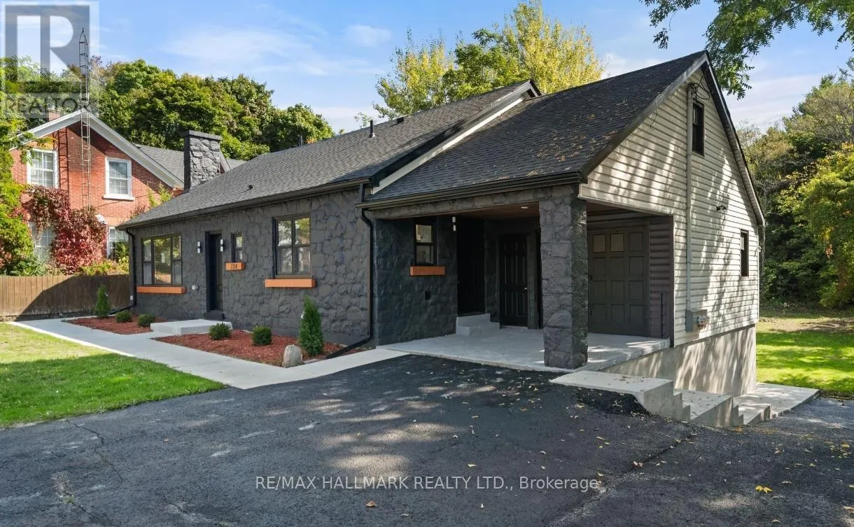 UPPER UNIT - 124 COLBORNE STREET