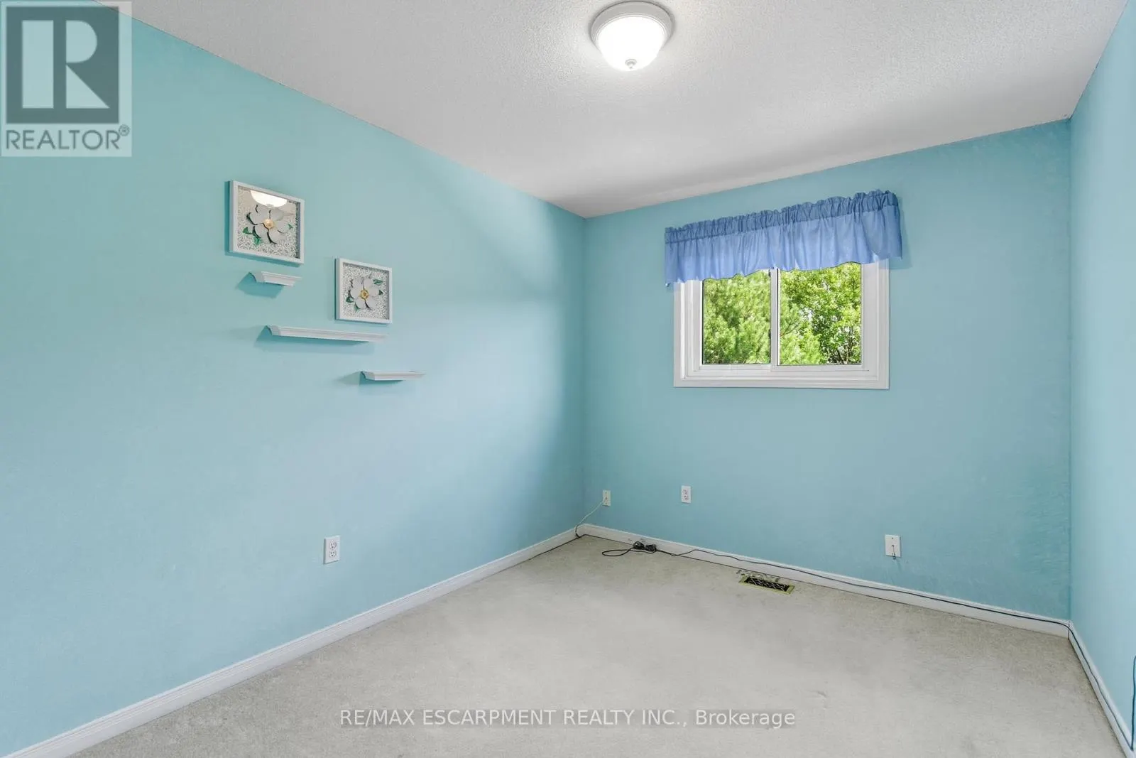 57 PINEWOODS DRIVE