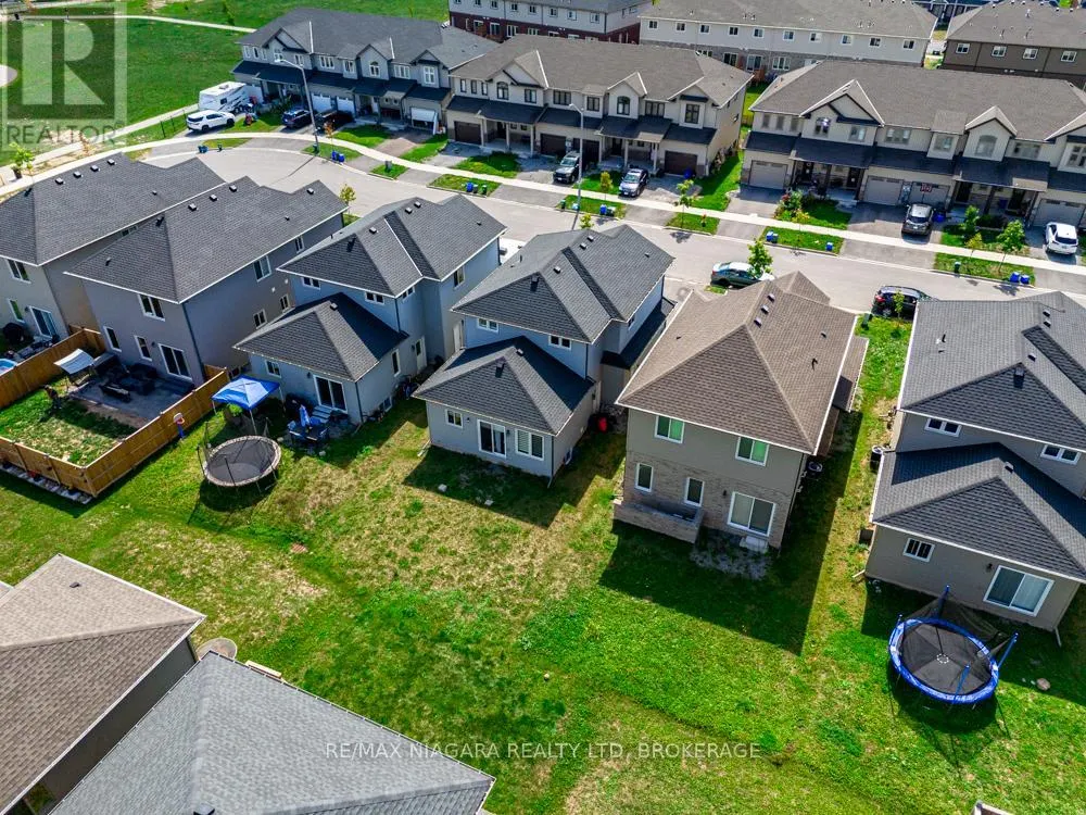 16 BOWMAN CRESCENT
