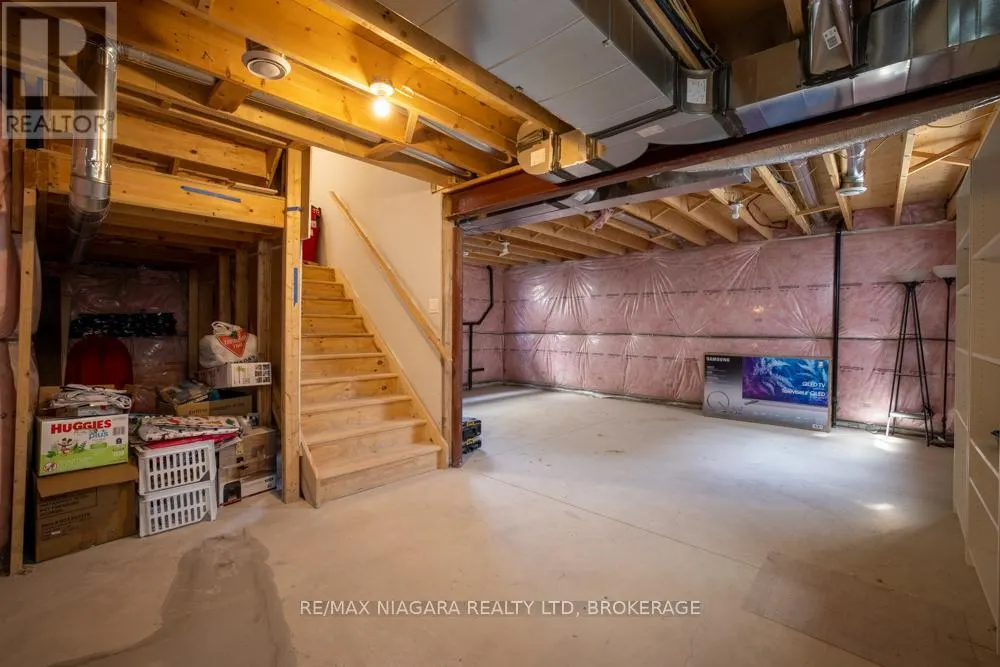 16 BOWMAN CRESCENT