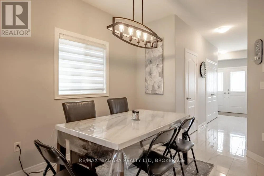 16 BOWMAN CRESCENT