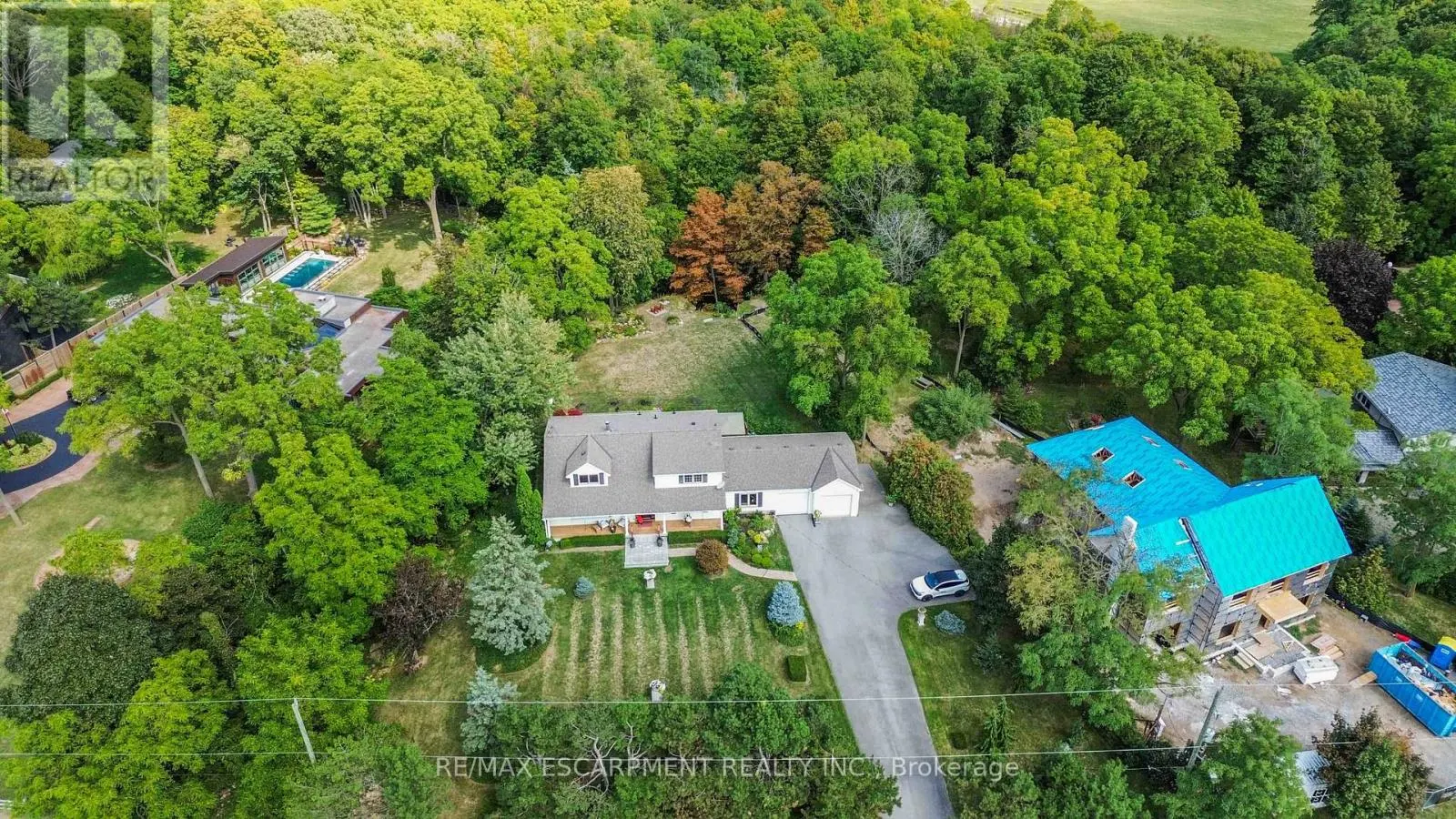 493 RIDGE ROAD E
