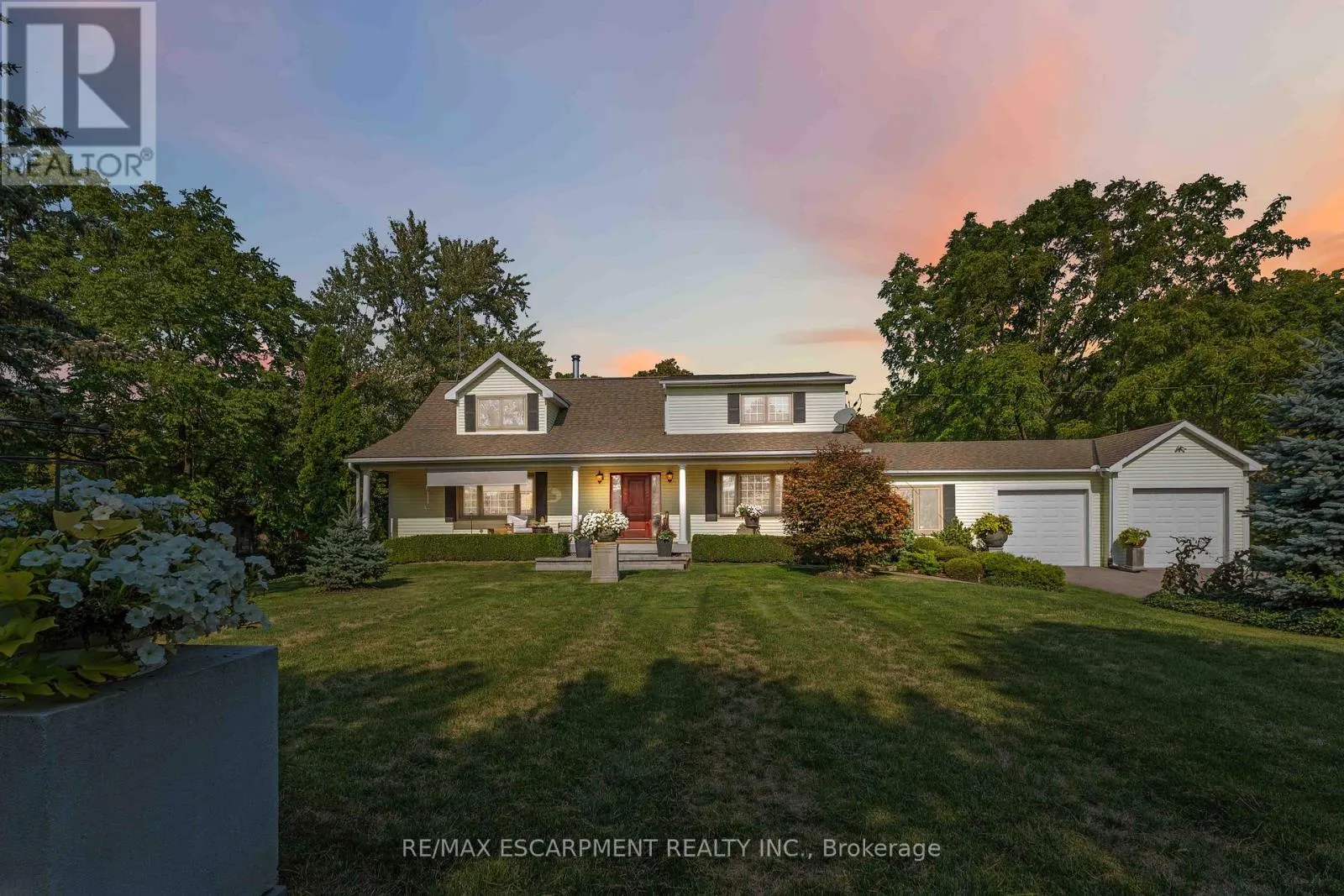 493 RIDGE ROAD E