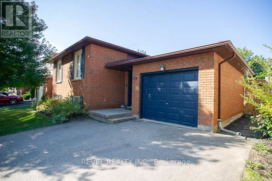 38 LUDLOW CRESCENT