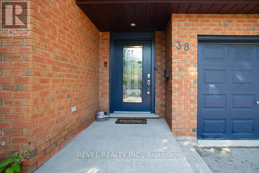 38 LUDLOW CRESCENT