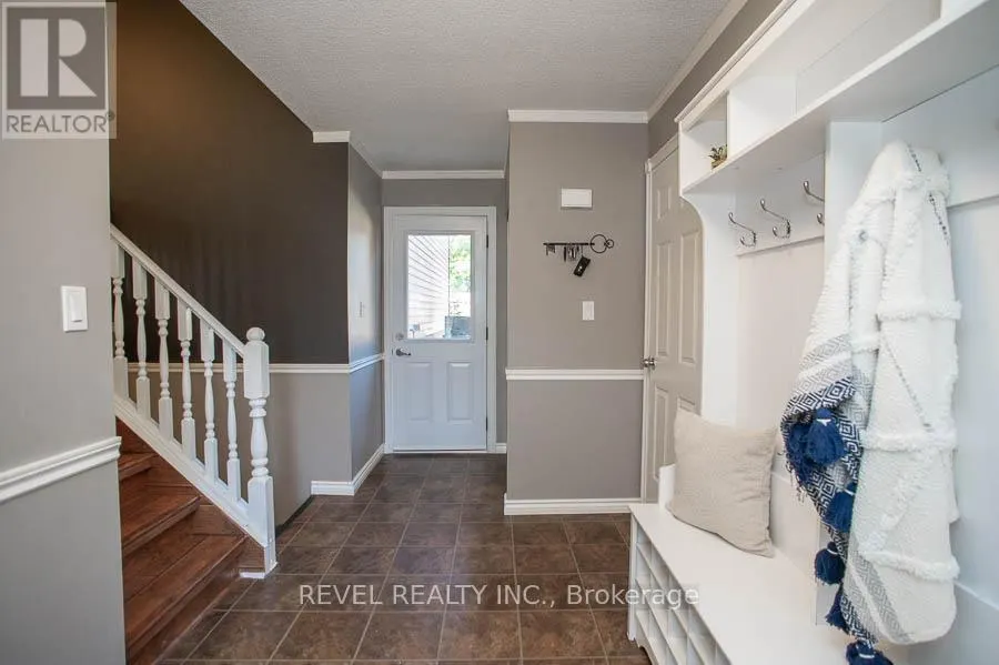 38 LUDLOW CRESCENT