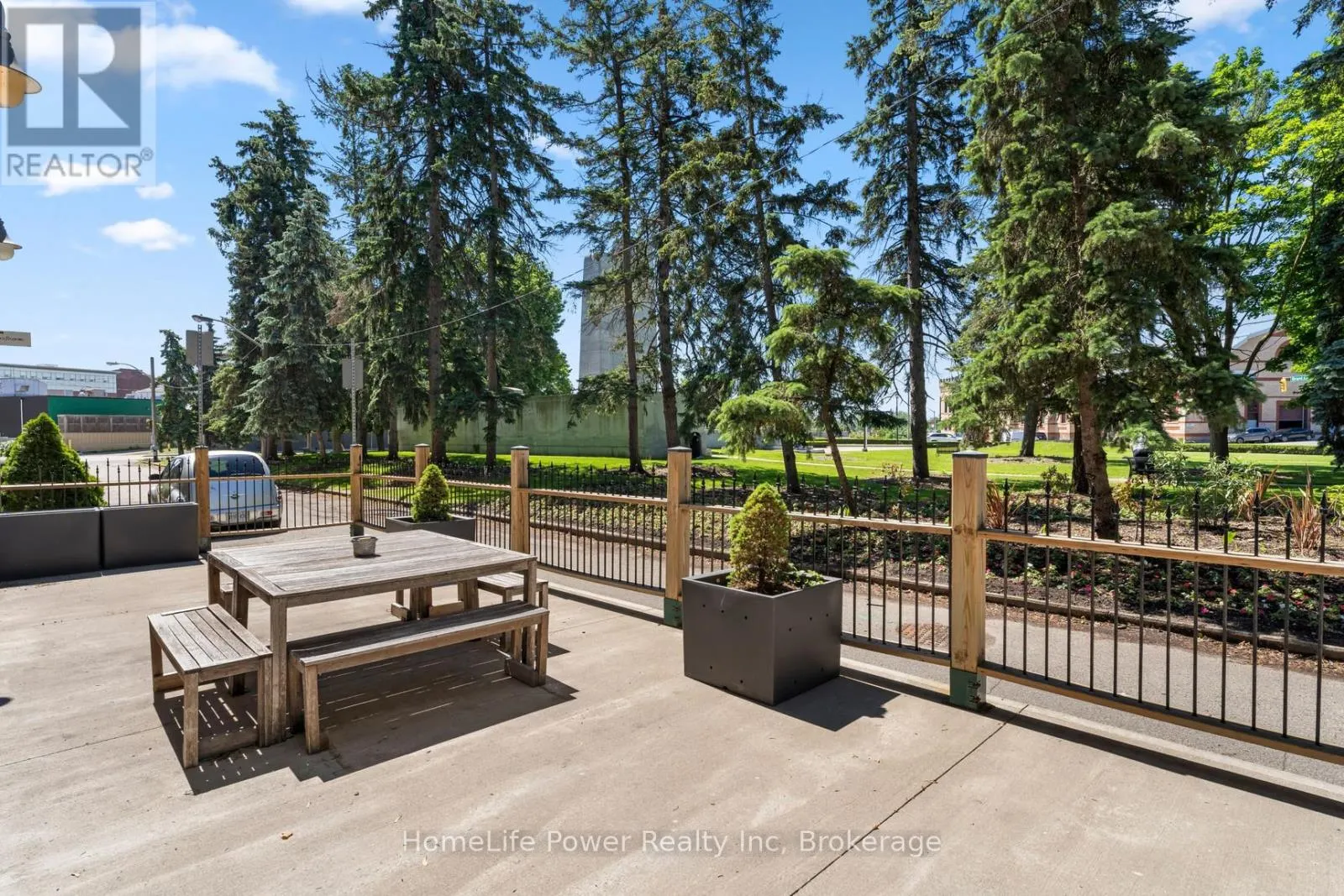405 - 11 WEST STREET, #405