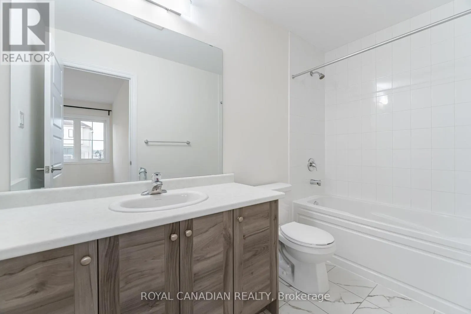 27 BEE CRESCENT
