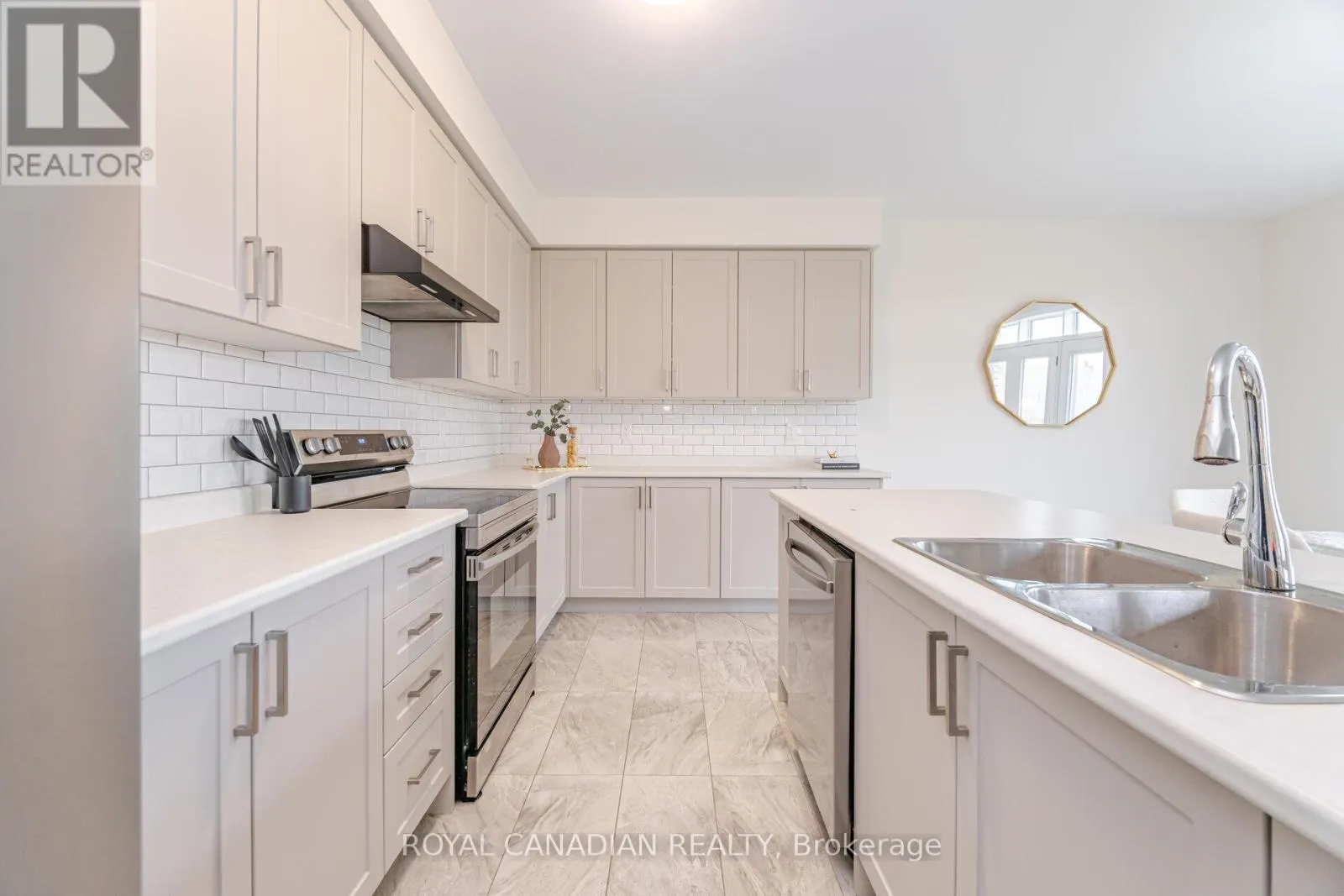 27 BEE CRESCENT
