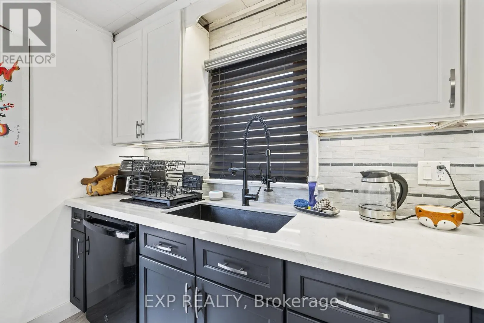 237 VICTORIA ROAD S
