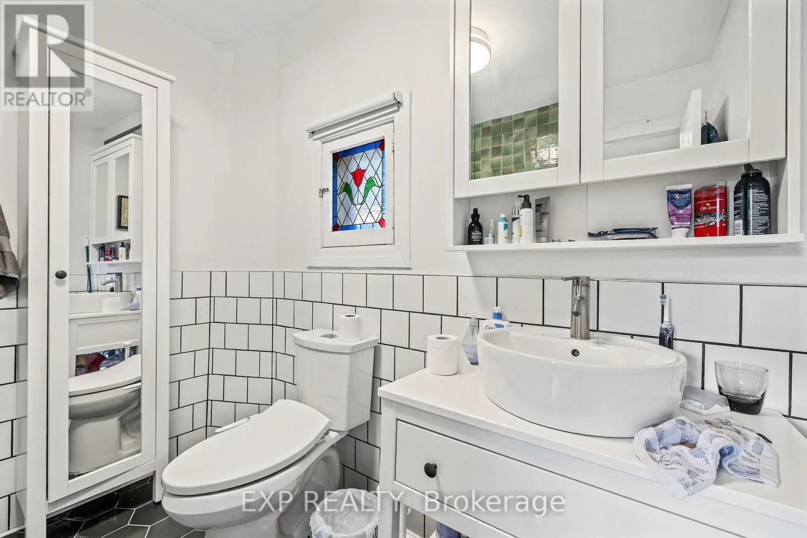 237 VICTORIA ROAD S
