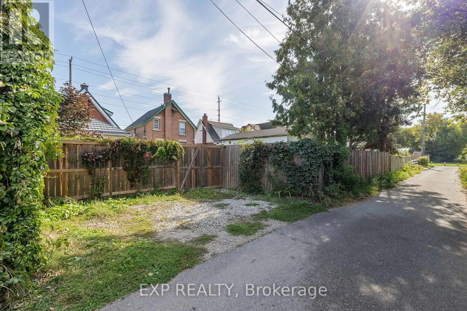 237 VICTORIA ROAD S