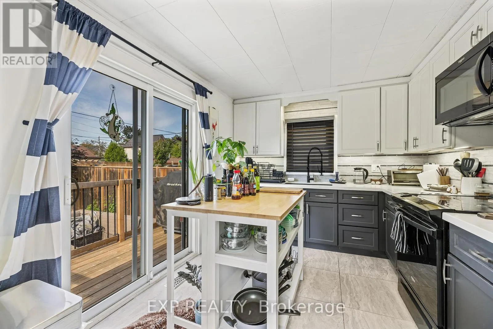 237 VICTORIA ROAD S