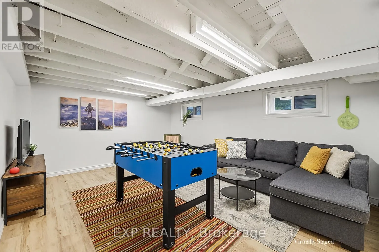 237 VICTORIA ROAD S