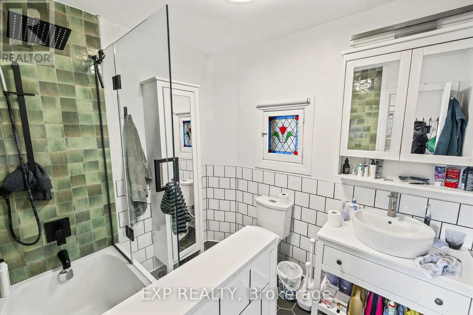 237 VICTORIA ROAD S