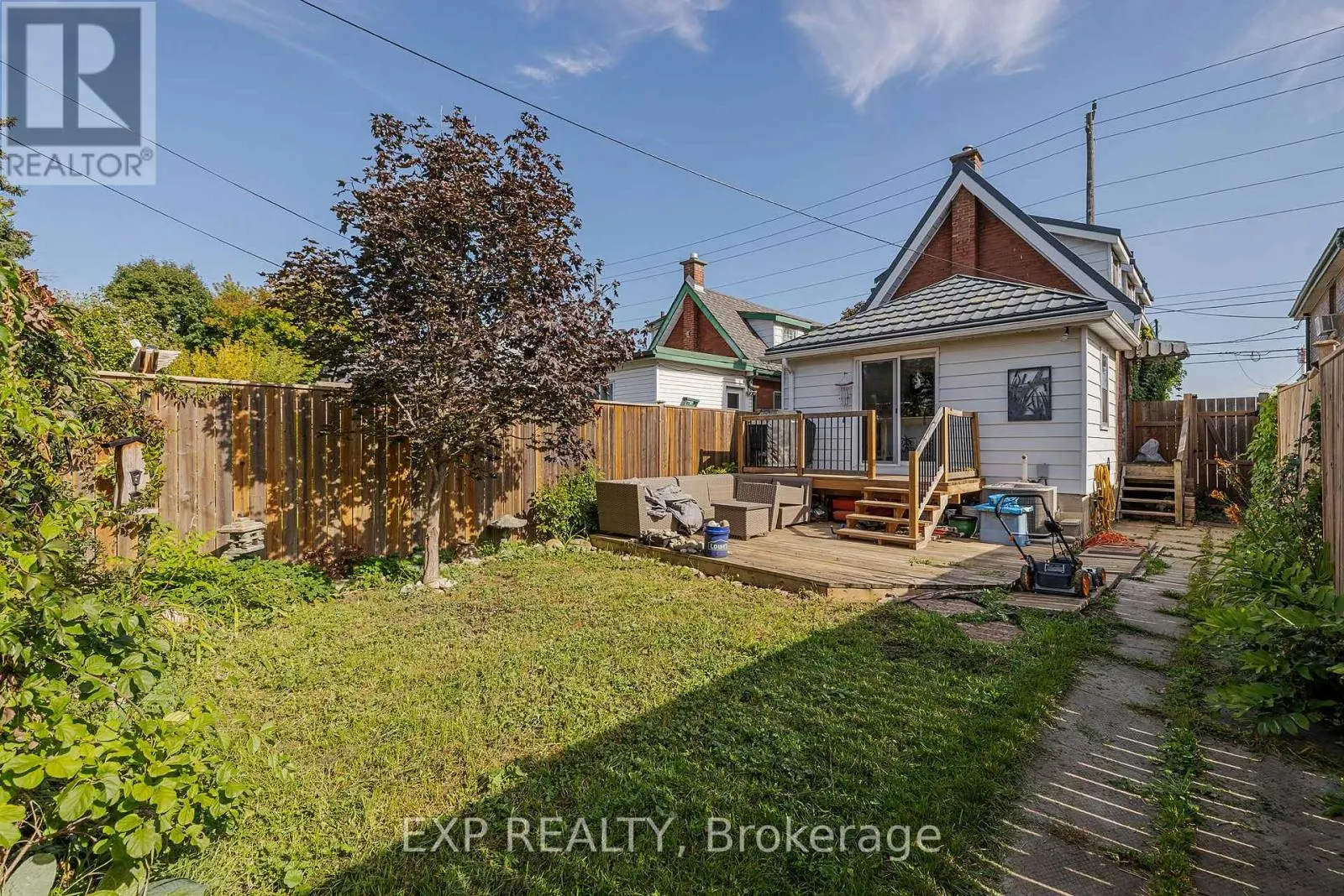 237 VICTORIA ROAD S