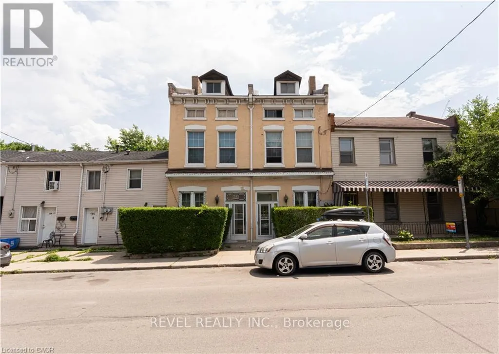 168 MACNAB STREET N