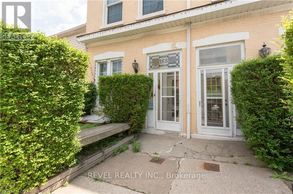 168 MACNAB STREET N