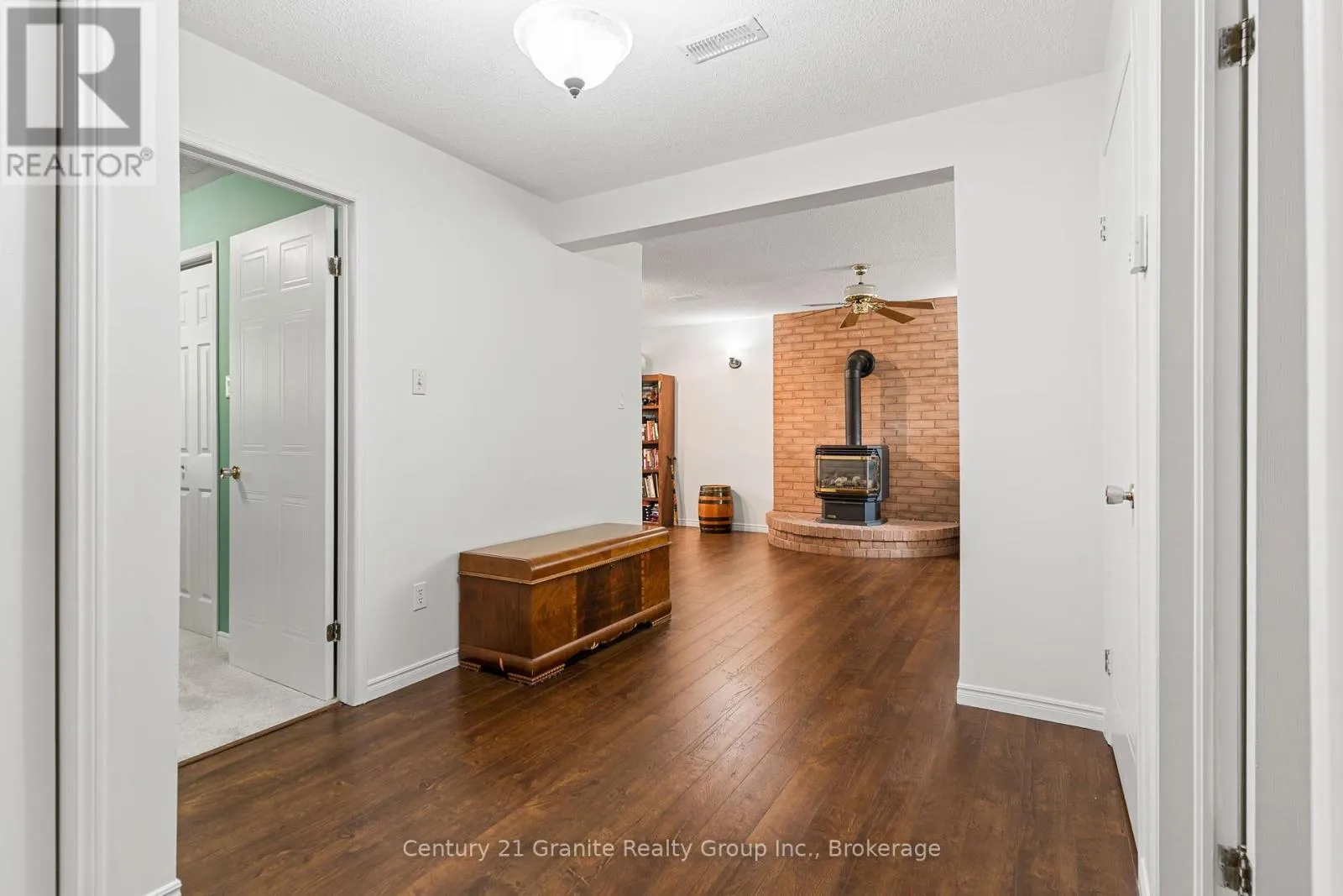 4 BIRCH CRESCENT
