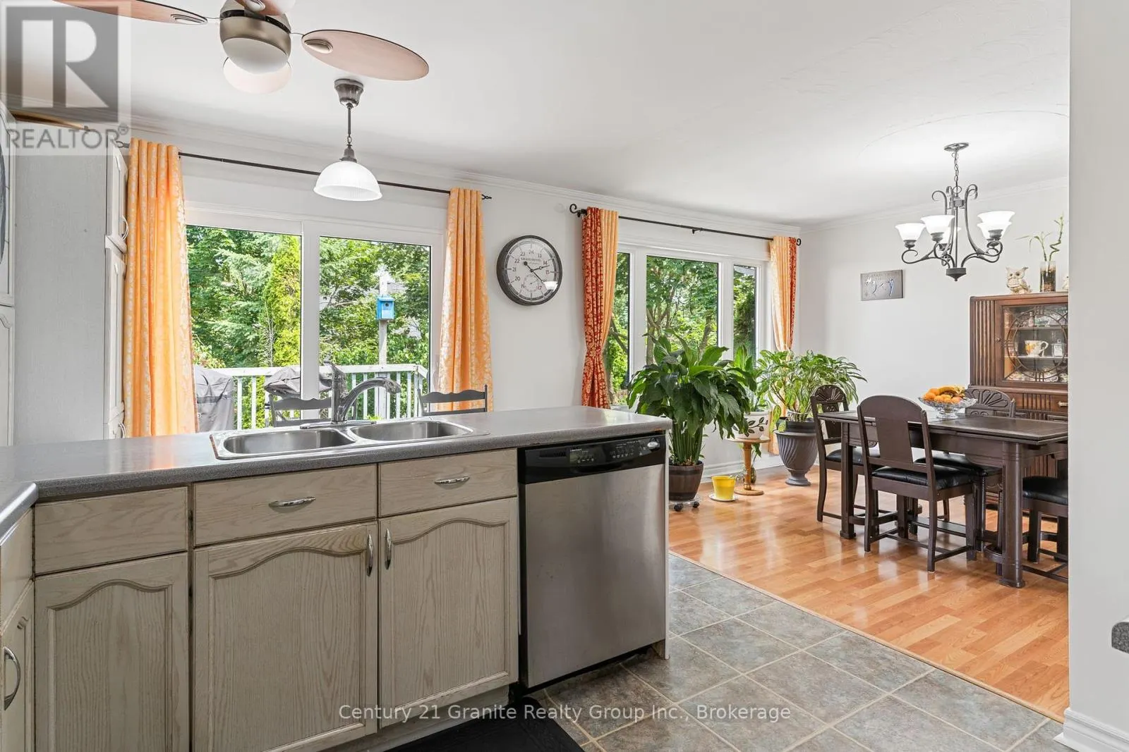 4 BIRCH CRESCENT