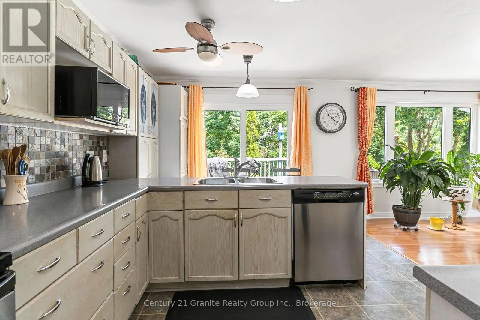 4 BIRCH CRESCENT