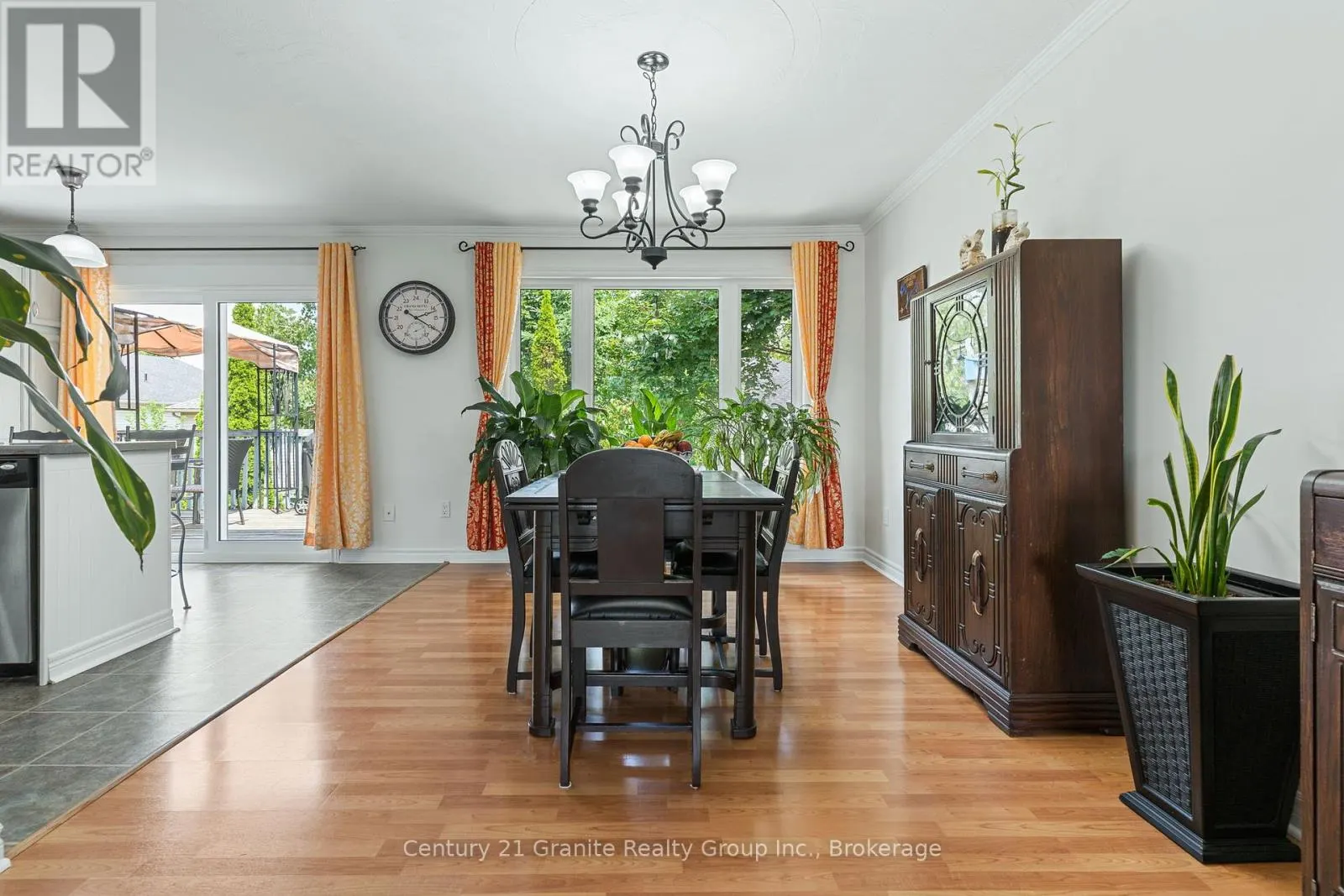 4 BIRCH CRESCENT