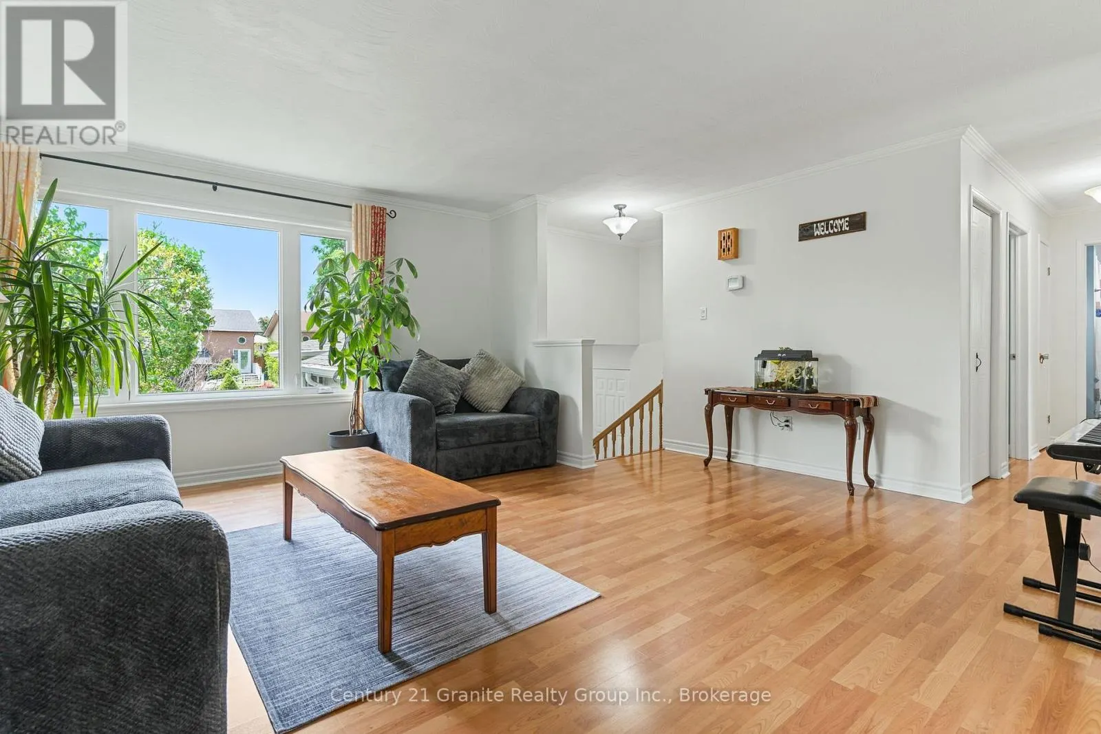 4 BIRCH CRESCENT