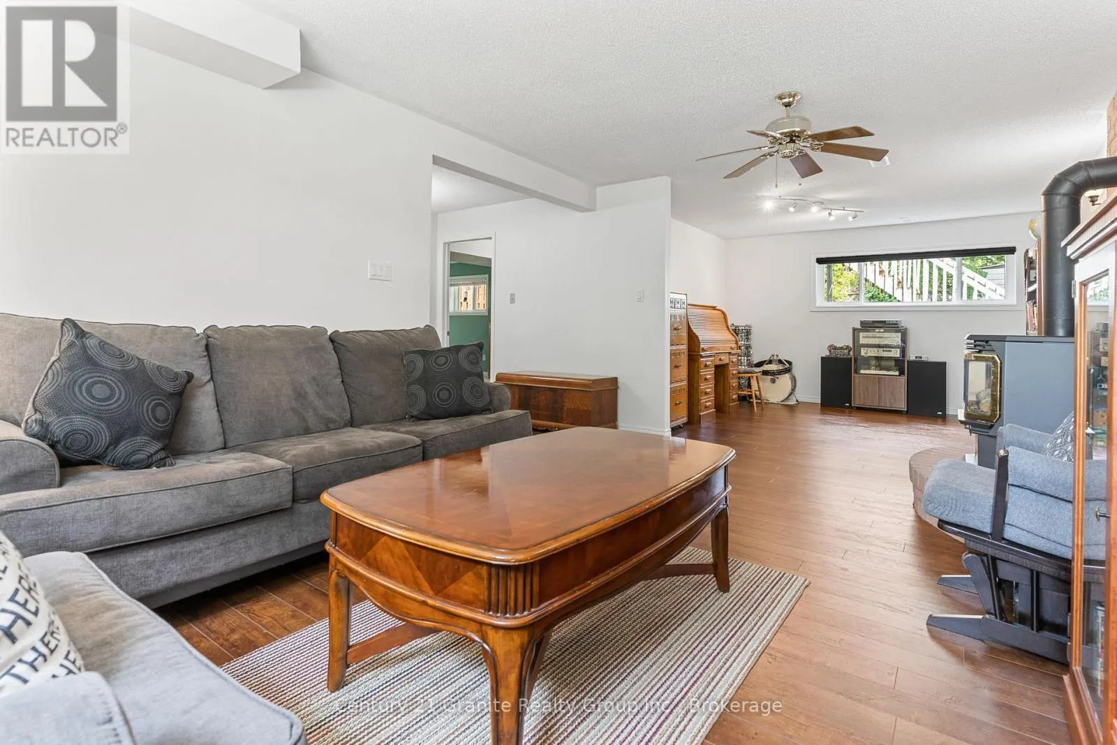 4 BIRCH CRESCENT