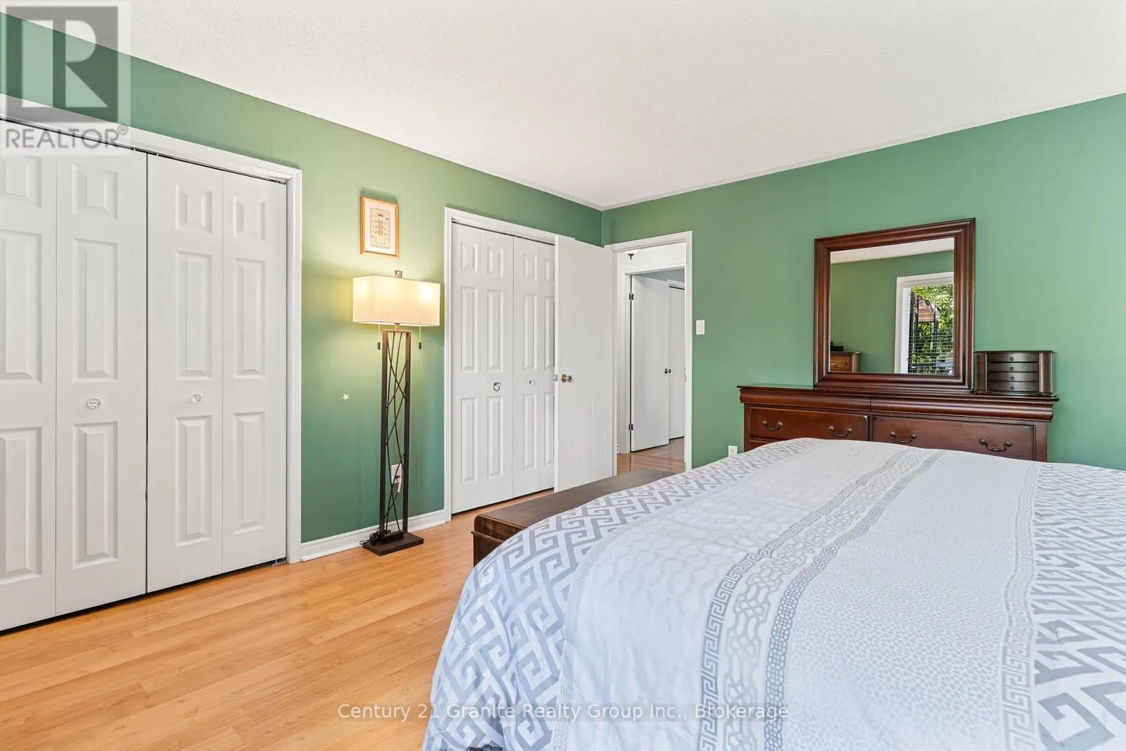 4 BIRCH CRESCENT