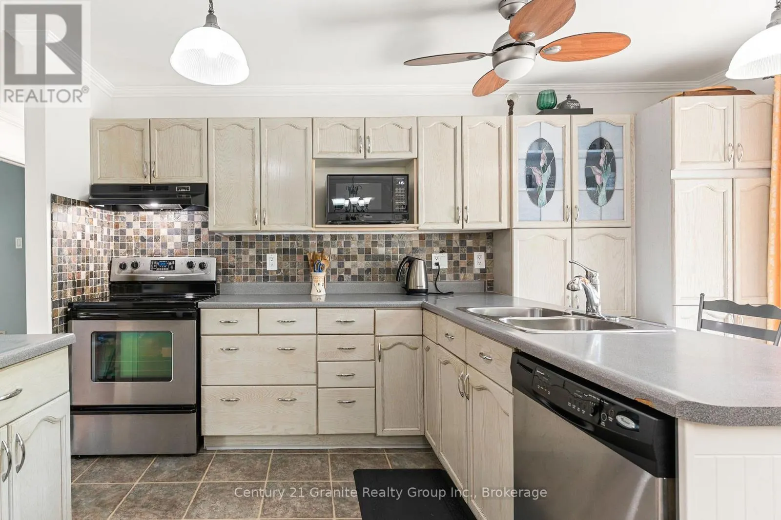 4 BIRCH CRESCENT