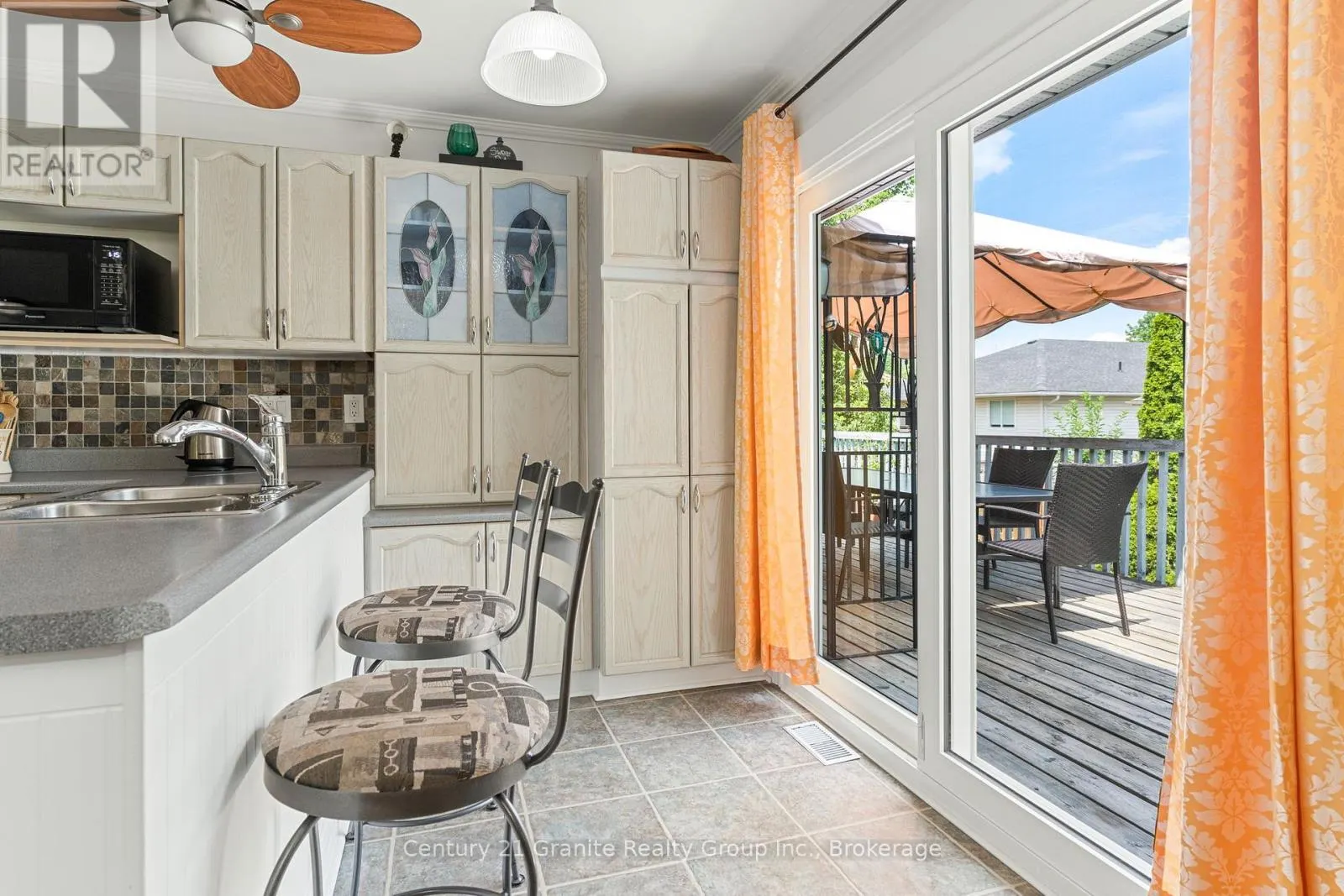 4 BIRCH CRESCENT
