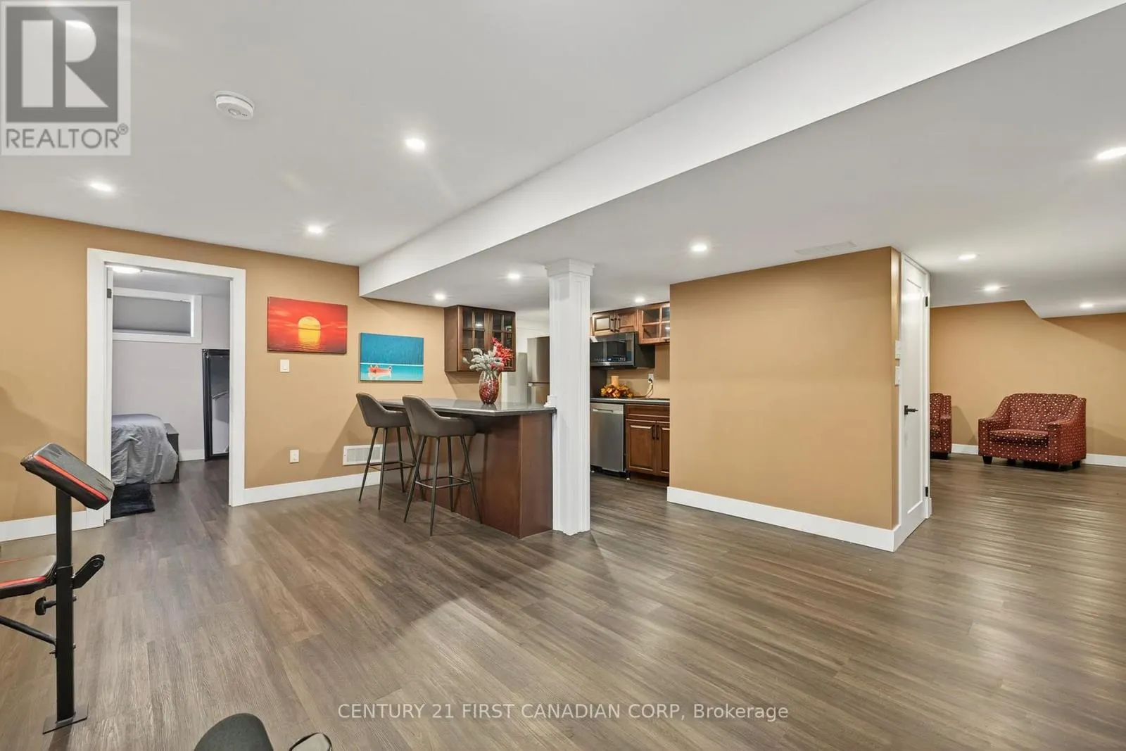 703 ZAIFMAN CIRCLE