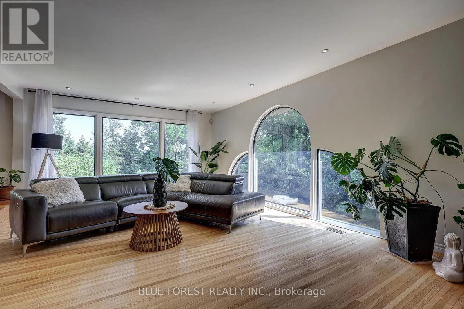 800 SPRINGBANK DRIVE